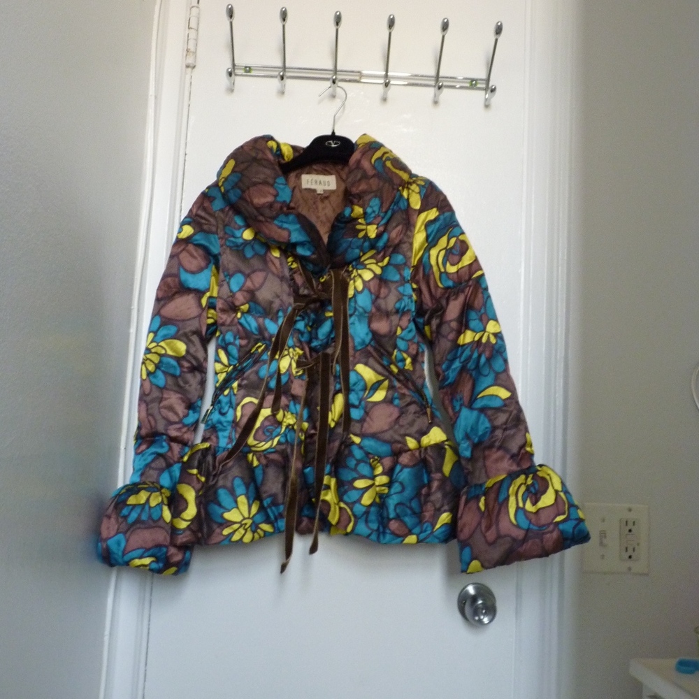FERAUD WARM PADDED SILK FITTED JACKET SIZE4